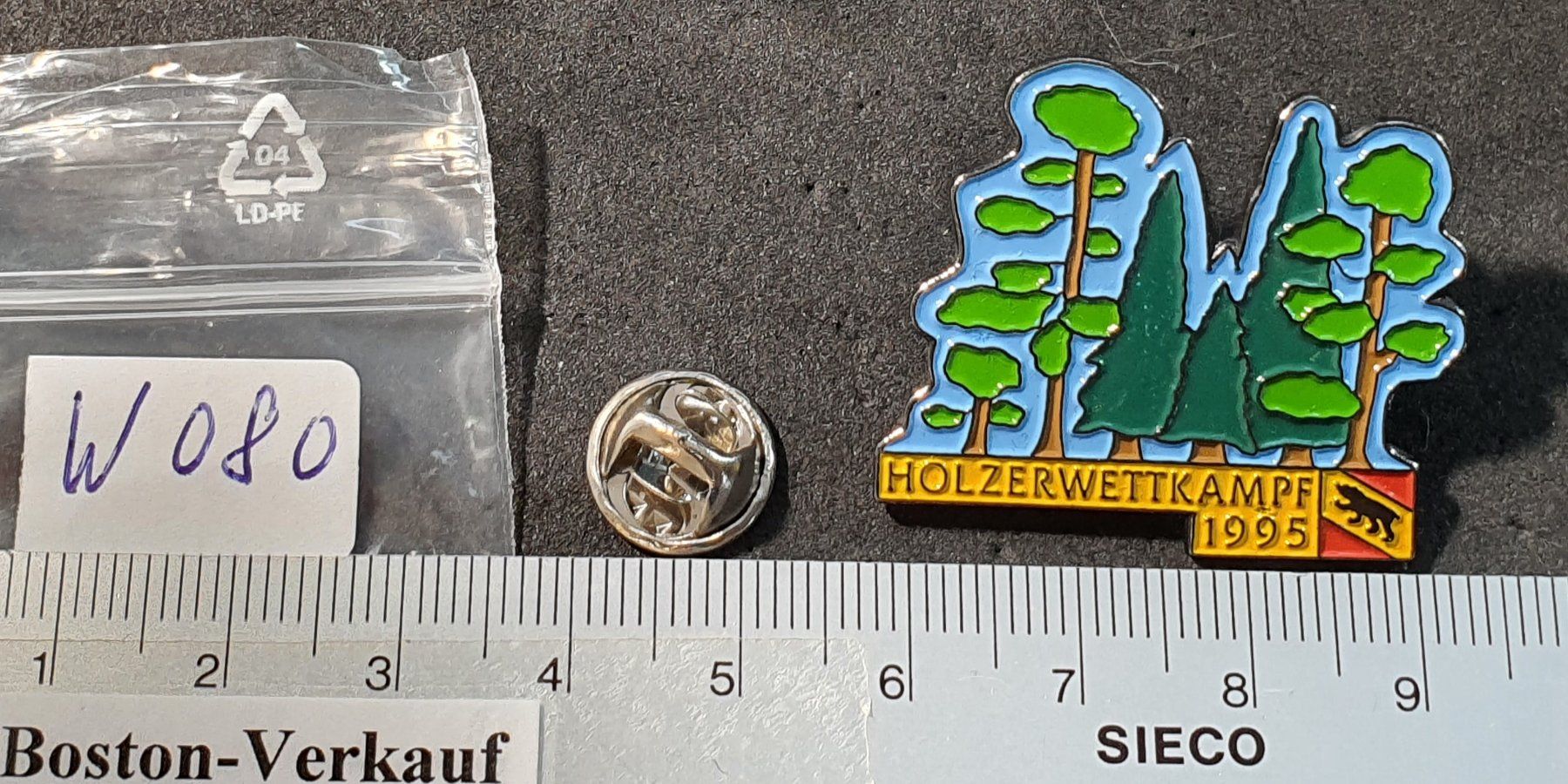 Placchette & Badge: W080 - Pin Holzerwettkampf Bern 1995 Wald Holz – Usato da Reinach BL venduto da Boston-Verkauf 1