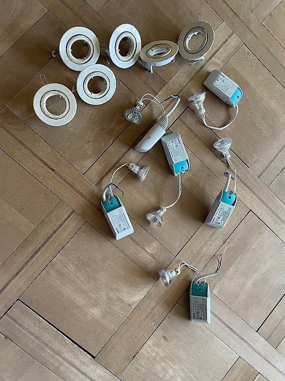 Osram Lustres & lampes de plafonds: 6 Halogenspot (Decke) inkl. Transformer – D'occasion à Ebnat-Kappel par Mela18
