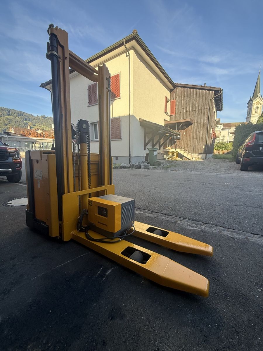 Ameise Carrelli elevatori e a forche: Deichselstapler Ameise Jungheinrich – Usato da Ebnat-Kappel venduto da Suizo1291 4