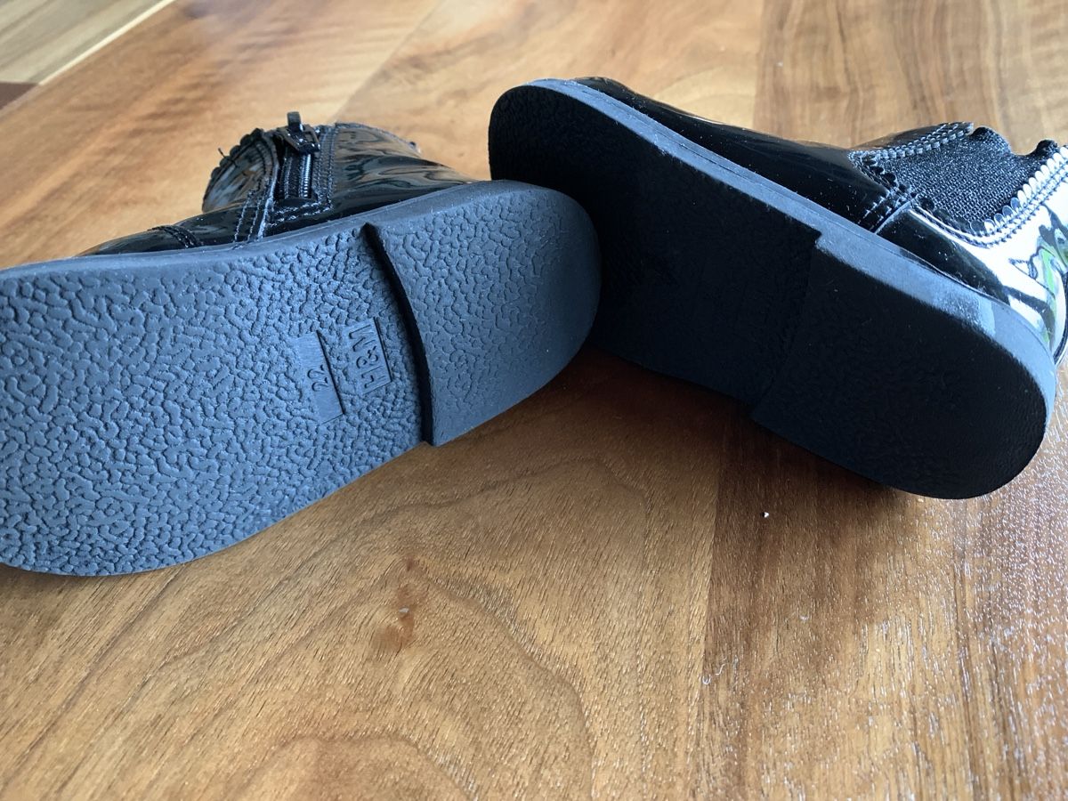 Scarpe per ragazze: Süsse Mädchen Stiefeletten Gr.22 Lackoptik Herbst – Usato da Meilen venduto da Flockenwirbel 3