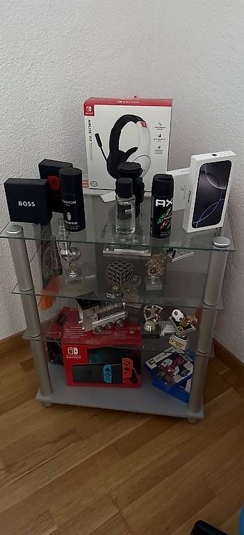 Kommoden: Glaskomode  – Gebraucht aus Untersiggenthal von las_6ttt
