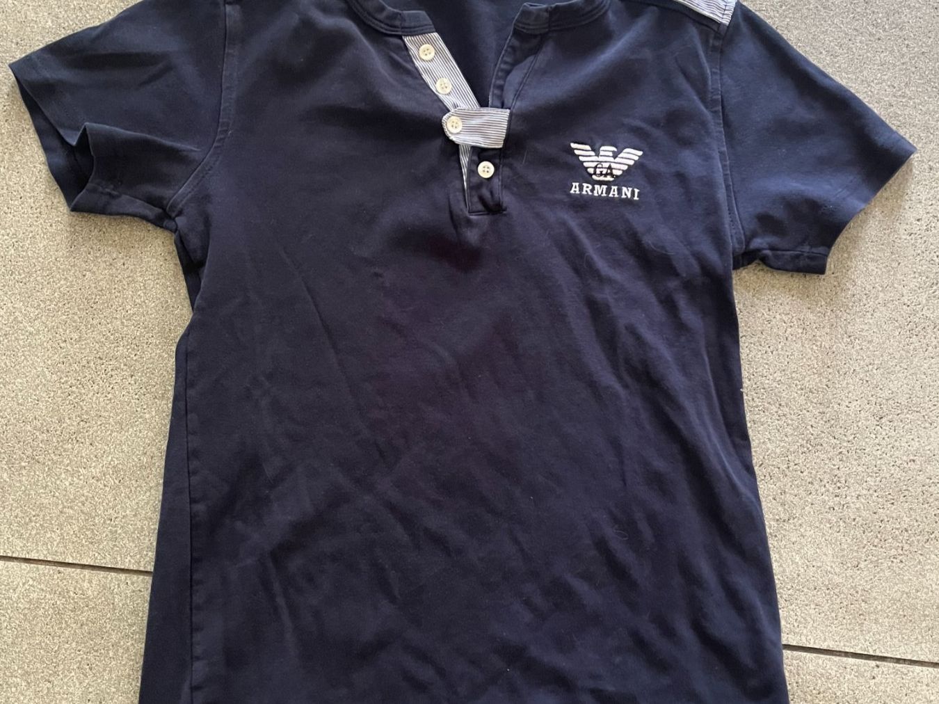 Armani T-shirts: Armani Shirt – D'occasion à Solothurn par Floefi