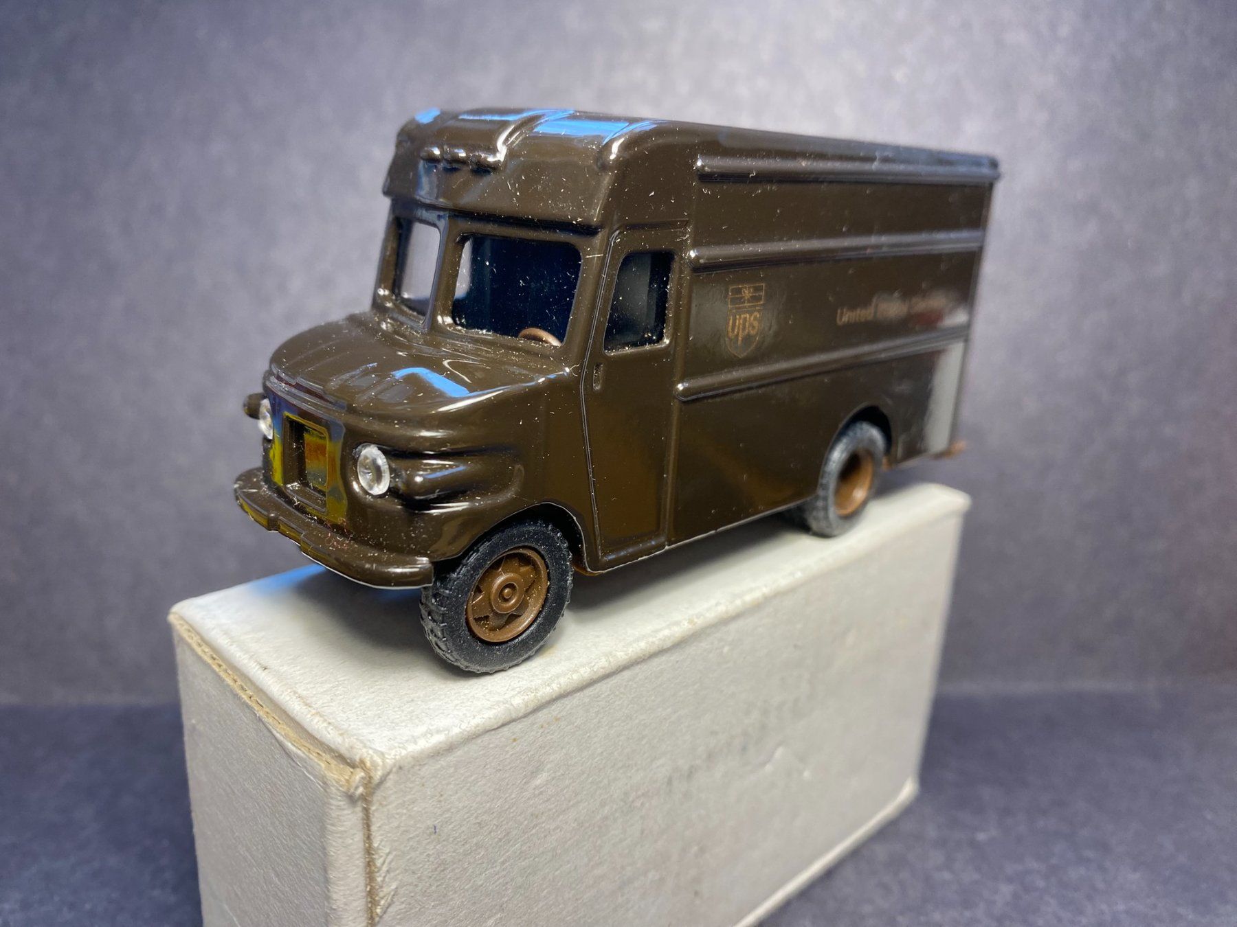 Modellini d'auto: UPS P-600 Package Car 1:50 OVP – Nuovo e nell'imballaggio originale da Spiez venduto da Mlandcruiser 1