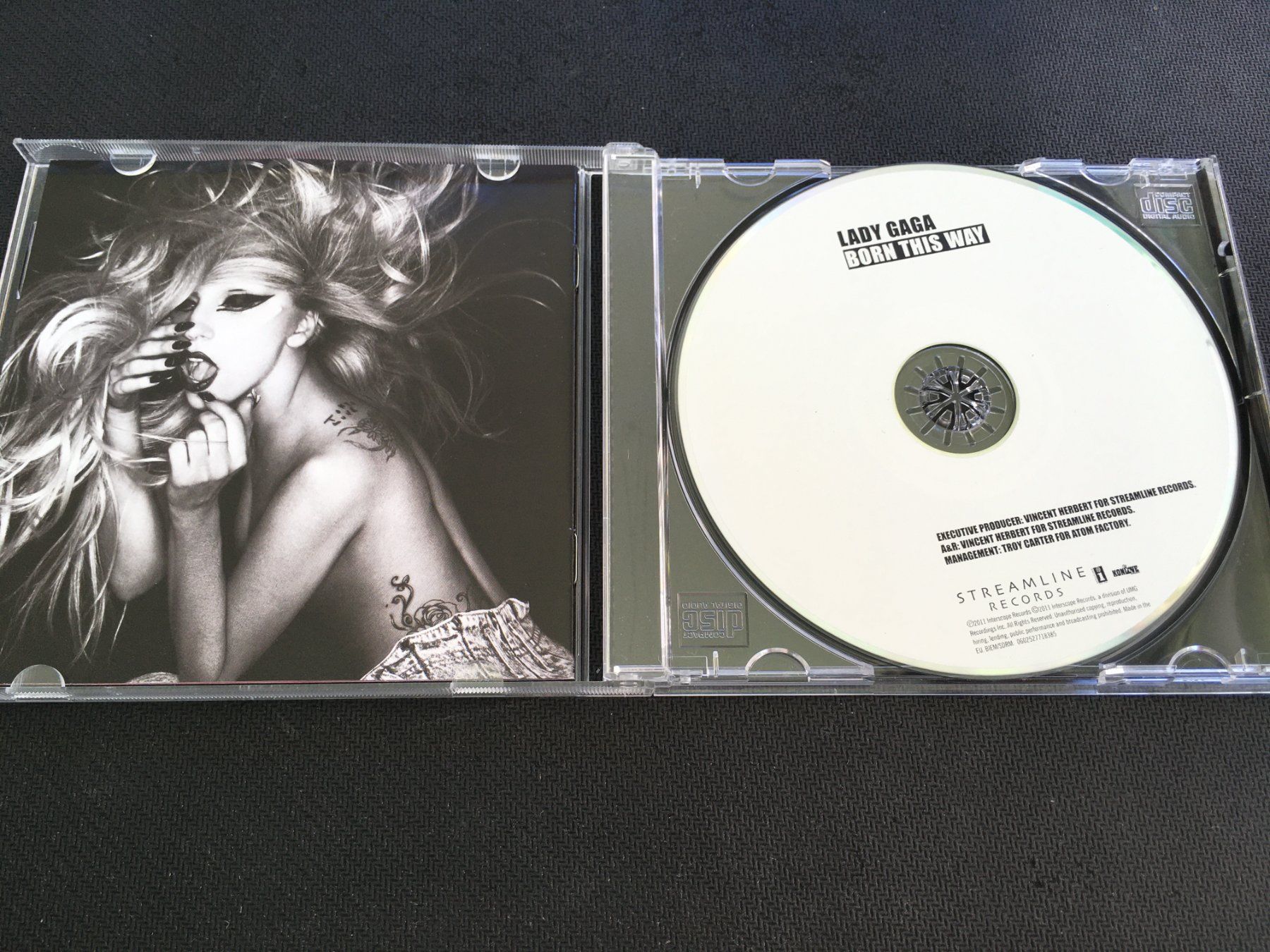 CD: Lady Gaga - Born this Way -CD- – Usato da St.Gallen venduto da MedienJoe 1