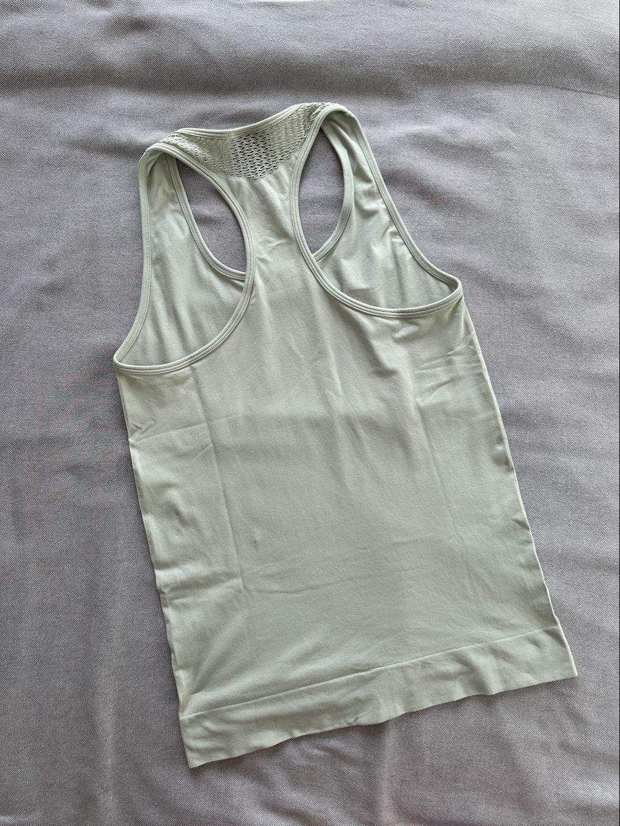 Top: Sports tank top size 38 – Usato da Zürich venduto da enl_It9y 1