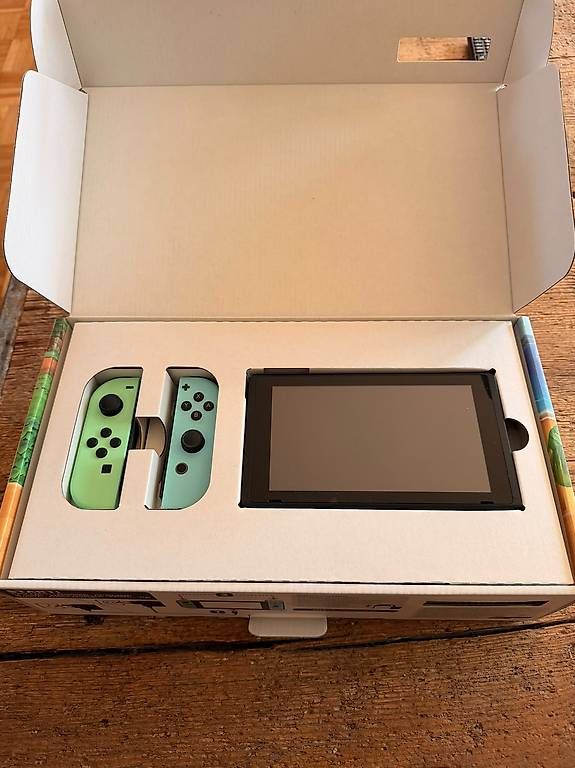 Console: Nintendo Switch Animal Crossing Edition  – Usato da Seewen SZ venduto da MEttlin01 1