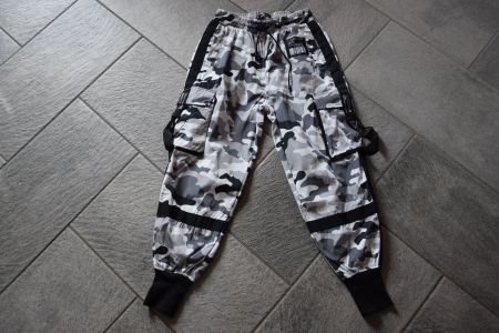 Damen New Yorker Cargo Hosen gr. M Camouflage