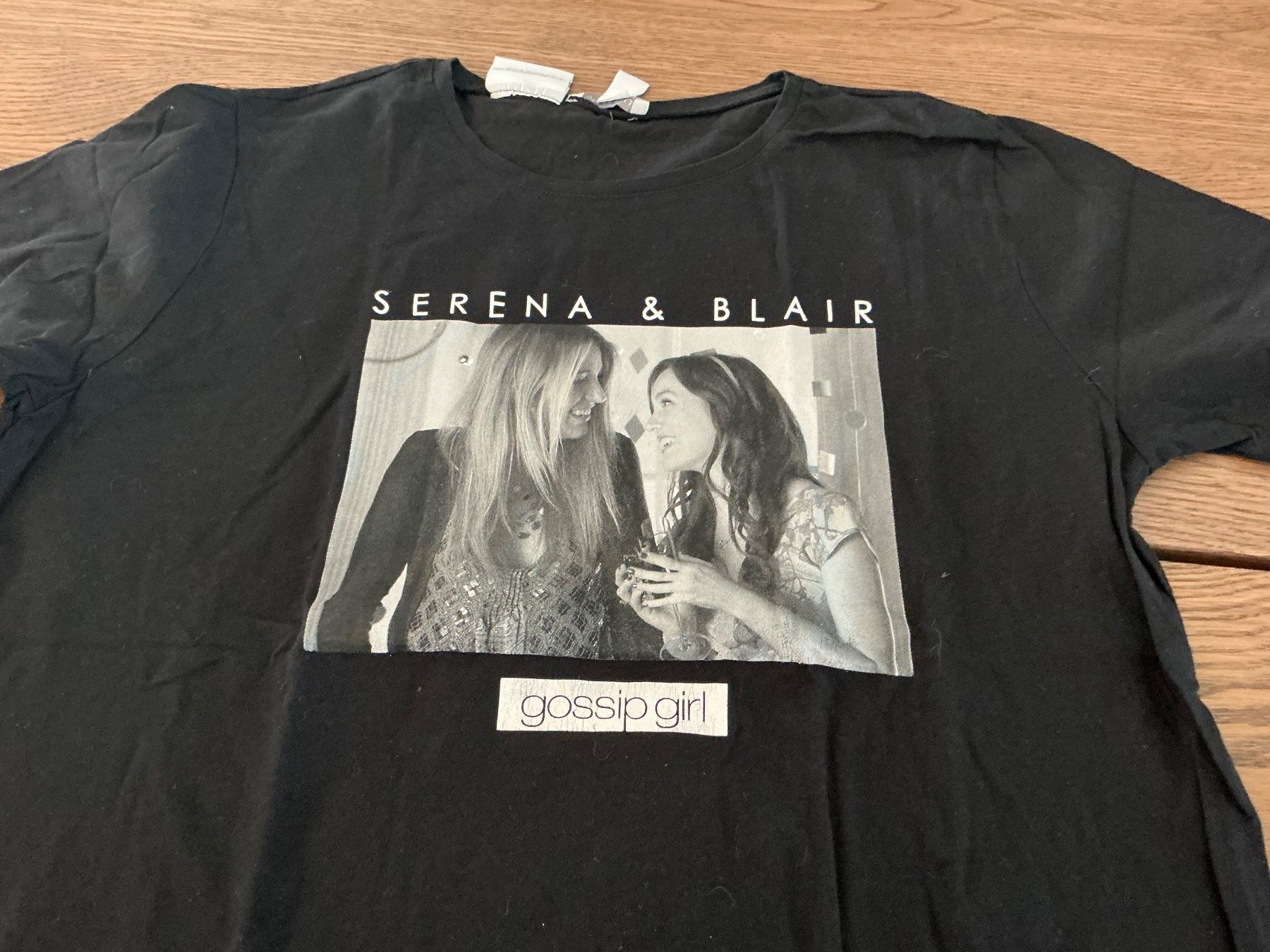 T-Shirts: Gossip Girl Tshirt Gr.XL – Gebraucht aus Würenlos von Tina48