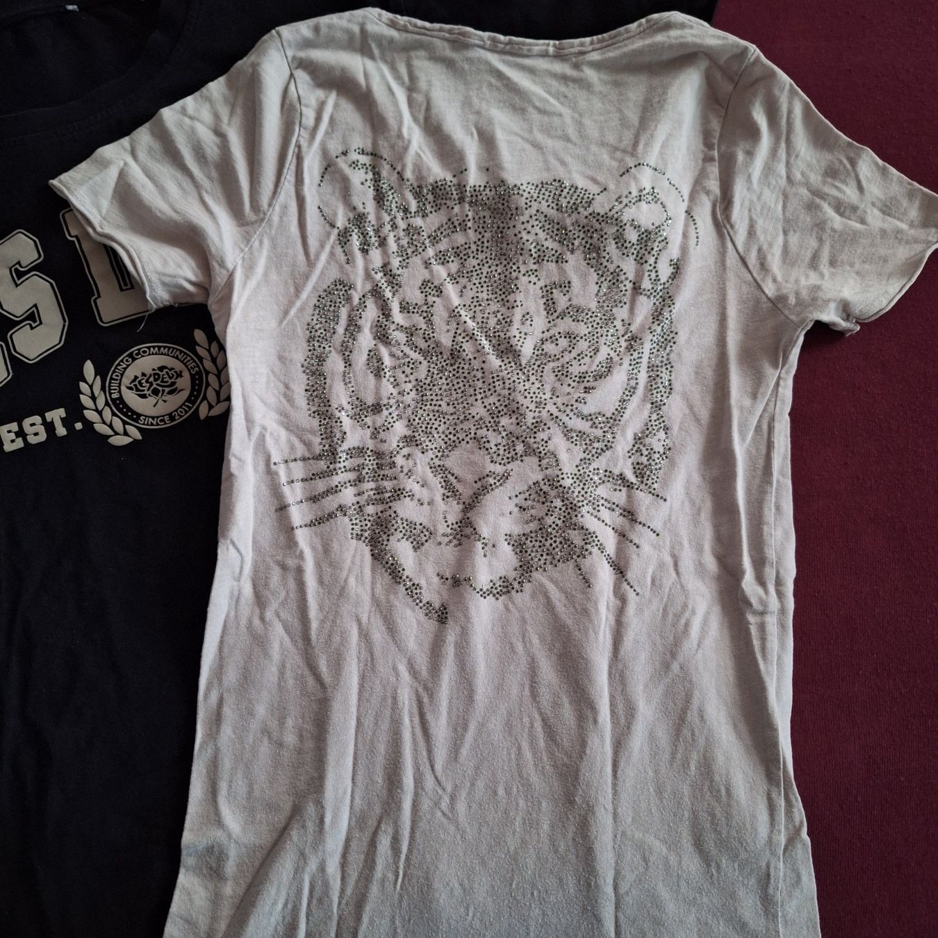 Guess Lotti di vestiti: T-Shirt Set, Guess,etc. Grösse S/M – Usato da Hettenschwil venduto da Schneuggi2 2