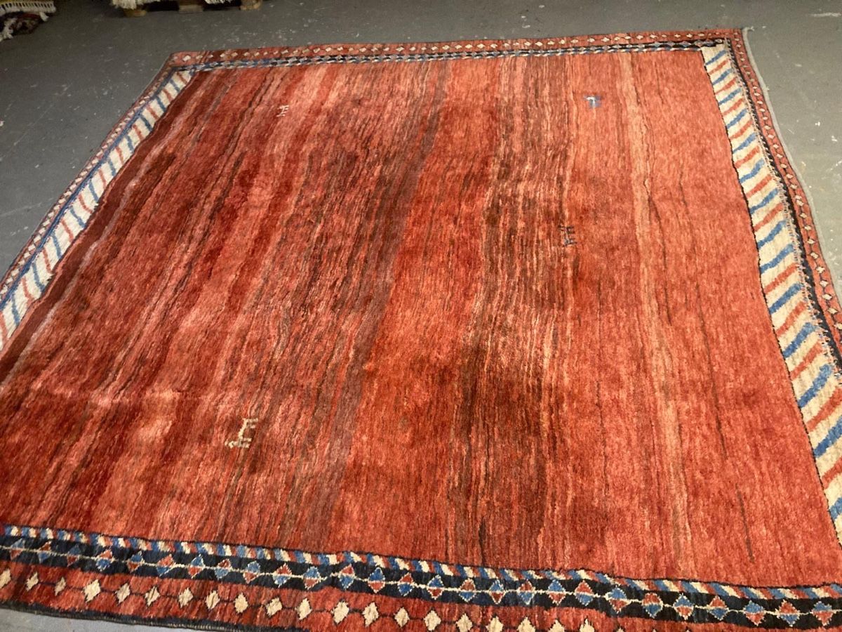 Gabbeh Teppiche: Dekorative Perser Teppich Gabbeh  – Gebraucht aus Männedorf von Adamiat 9
