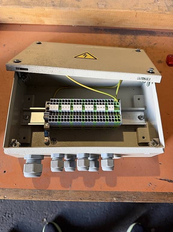 Stromzufuhr: Elektro Klemmkasten – Gebraucht aus Vaduz von Alexxo 1