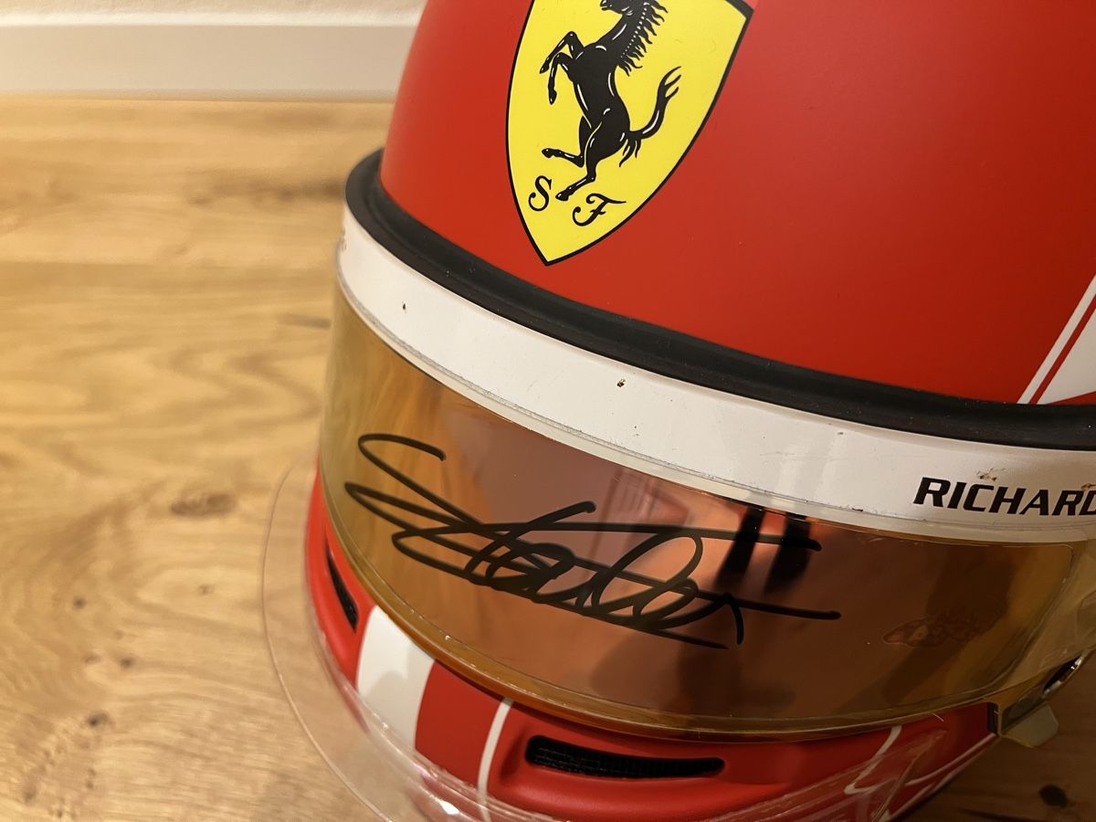 Autografi: Charles Leclerc Ferrari Helm Replica 2022 Formel 1 – Nuovo e nell'imballaggio originale da Zell LU venduto da muelli1508 3