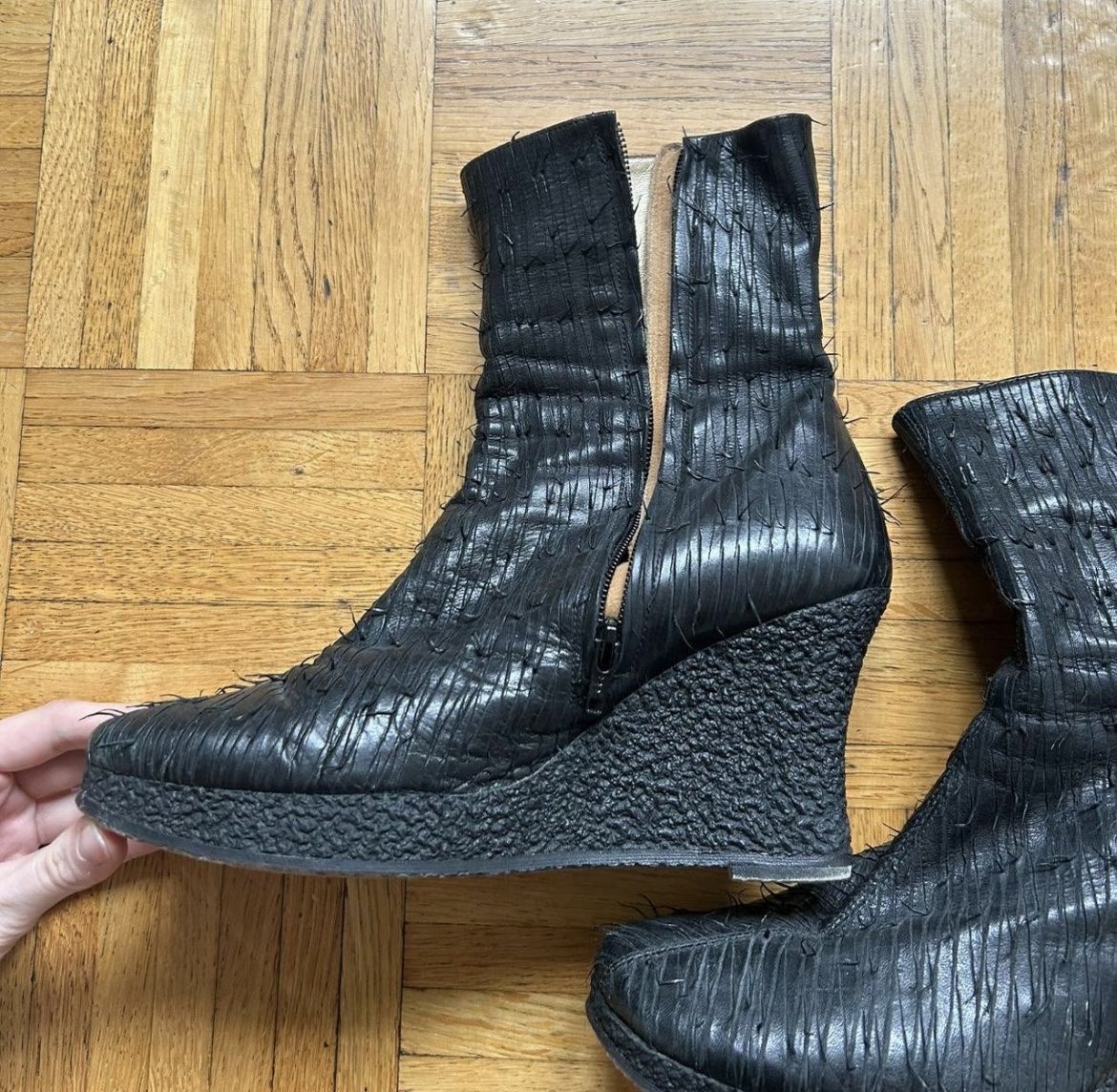 Scarpe da donna: Black wedge boots – Usato da Pully venduto da car_rwv6 1