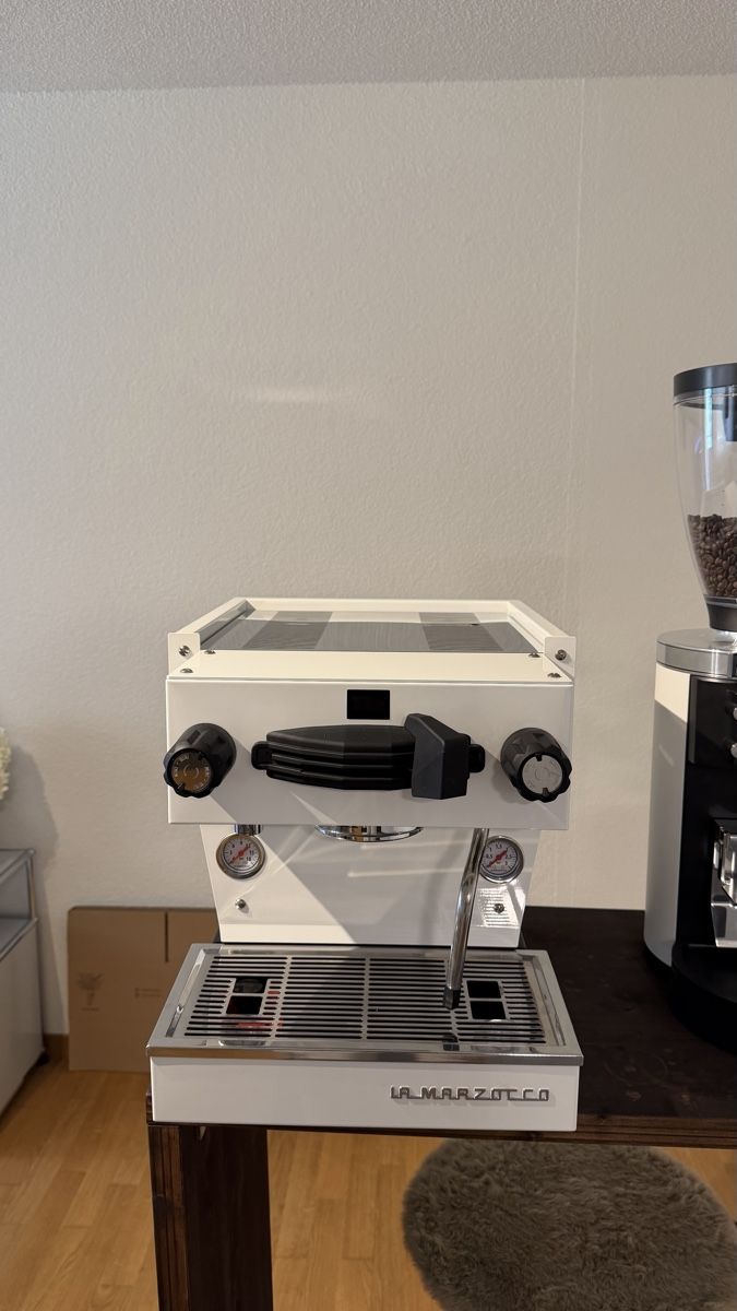 La Marzocco Macchine per caffè & Macchine per espresso: La Marzocco Mini R Weiss – Usato da Schwarzenburg venduto da sachsmeinname 1