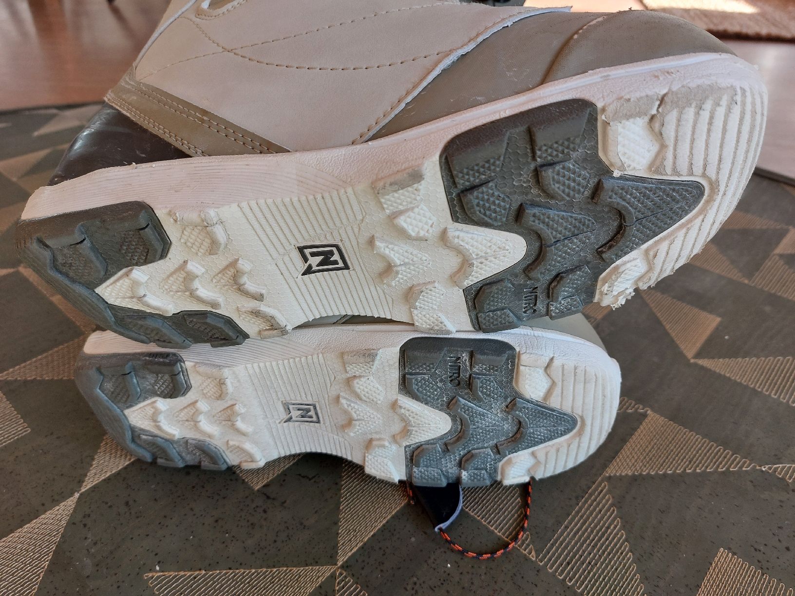 Snowboard Nitro Scarpe da uomo: snowboardschuhe NITRO mit BOA 41 1/3 – Usato da Effretikon venduto da swobdo 3