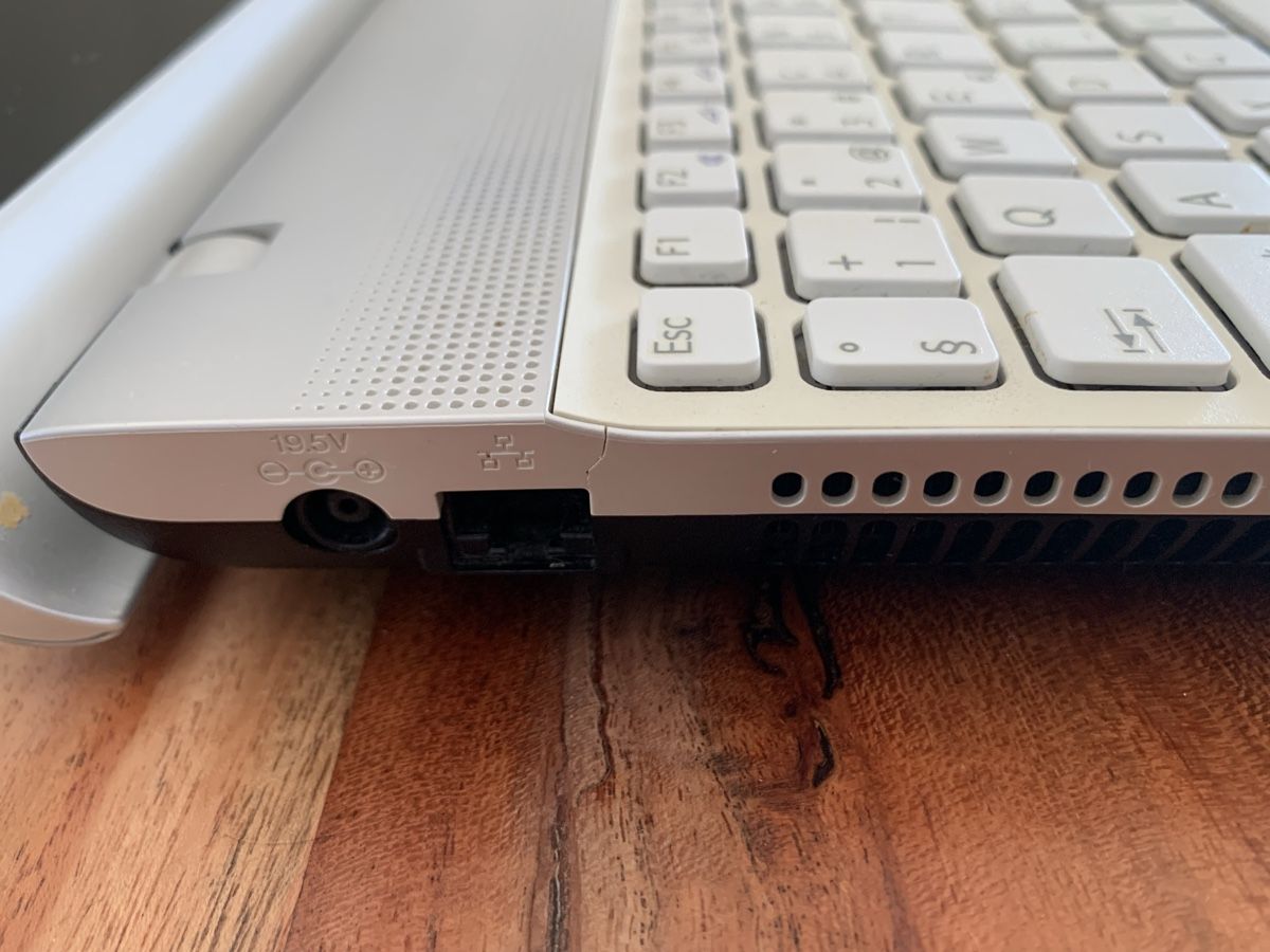 Vaio Notebook: Notebook Sony Vaio silber gebraucht mit Netzteil – Usato da Neuhausen venduto da sou_t9p8 3