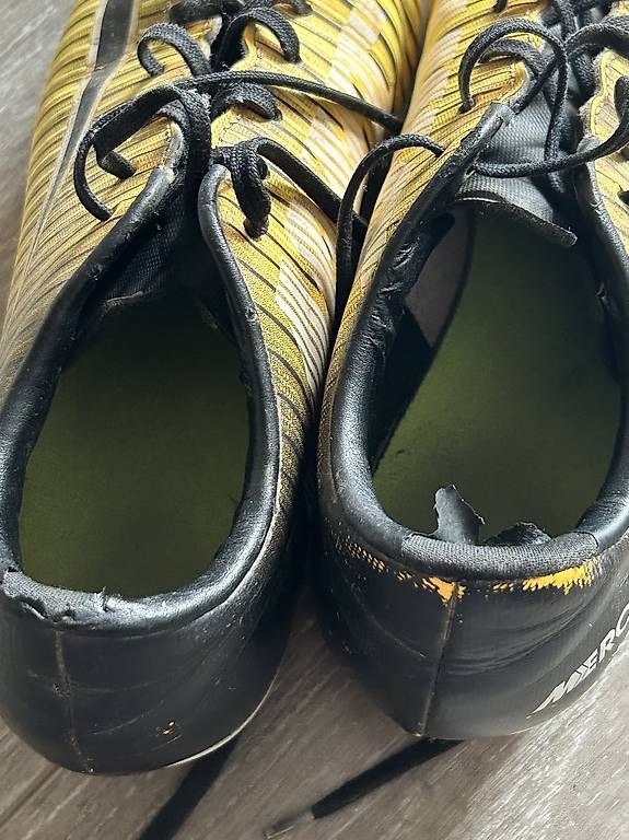 Scarpe per ragazzi: Fußballschuhe  – Usato da Oberflachs venduto da zoe_st77 1