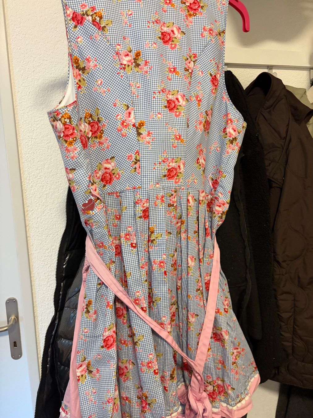 Krüger Vestiti: Krüger Dirndl – Usato da Bubendorf venduto da sve_z9ly 3