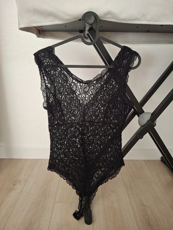 Haut noir dentelle
