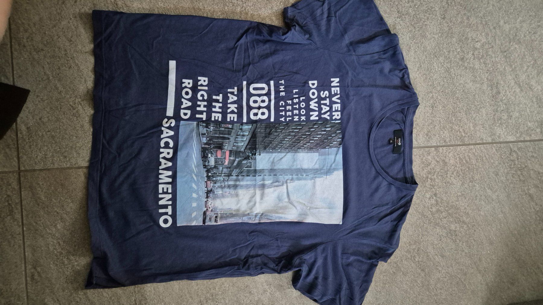T-shirts: T shirt uomo XL – D'occasion à Gordevio par RUBY104