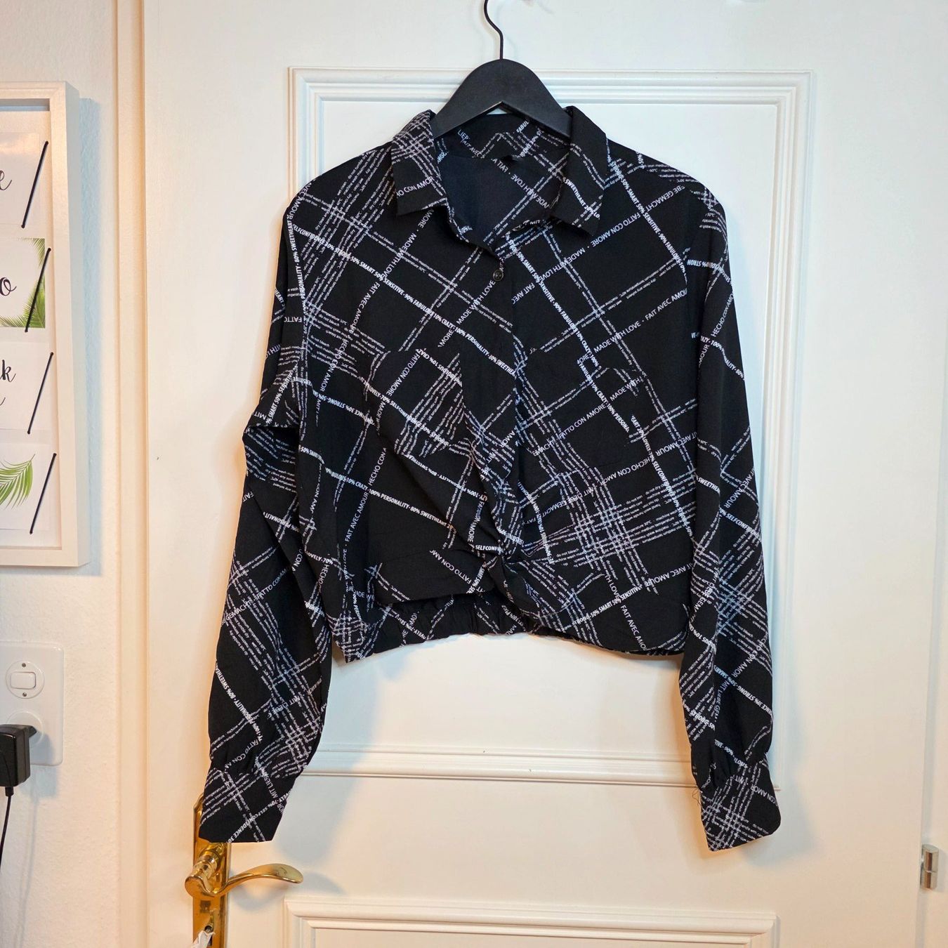 Camicette: Schwarze Crop Bluse mit Muster 40/42 – Usato da Wald ZH venduto da CapLux 2