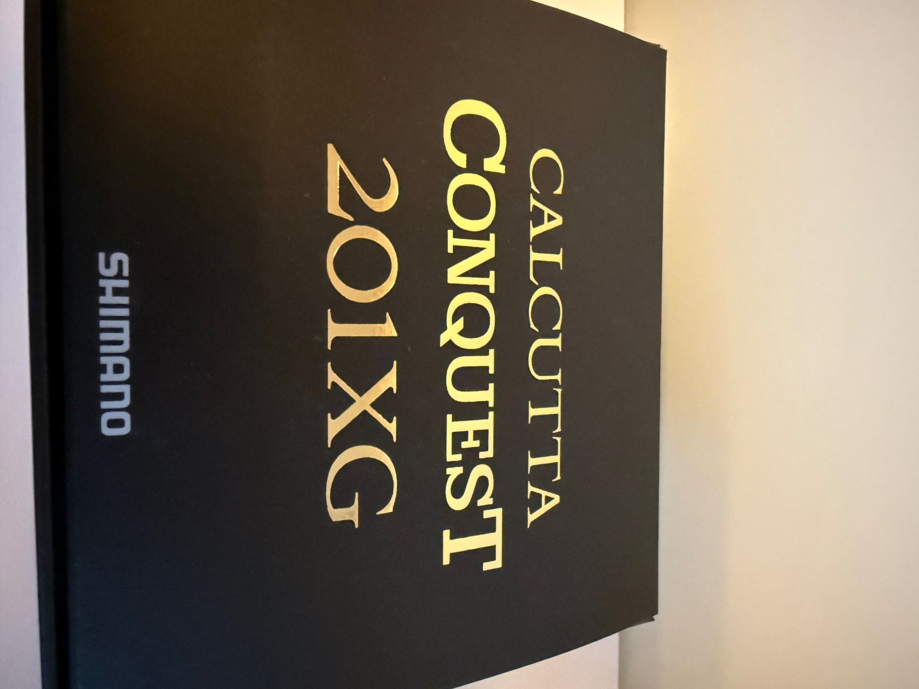 Tamburi & Mulinelli: Shimano Calcutta Conquestst 201XG – Nuovo e nell'imballaggio originale da Hombrechtikon venduto da Faebektm 1