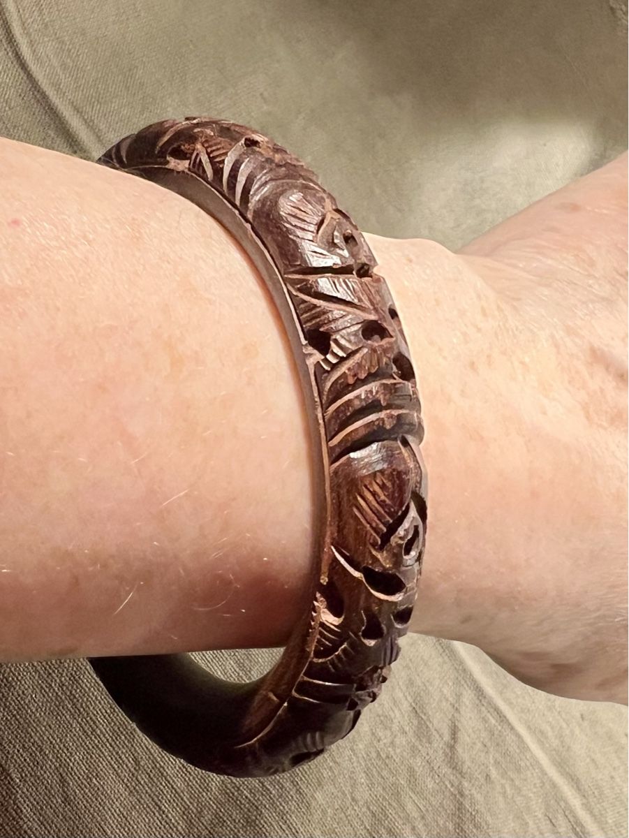Armbänder & -reifen: Bracelet jonc en bois sculpté, Inde, vintage – Gebraucht aus Genève von DELIRBEADS 6