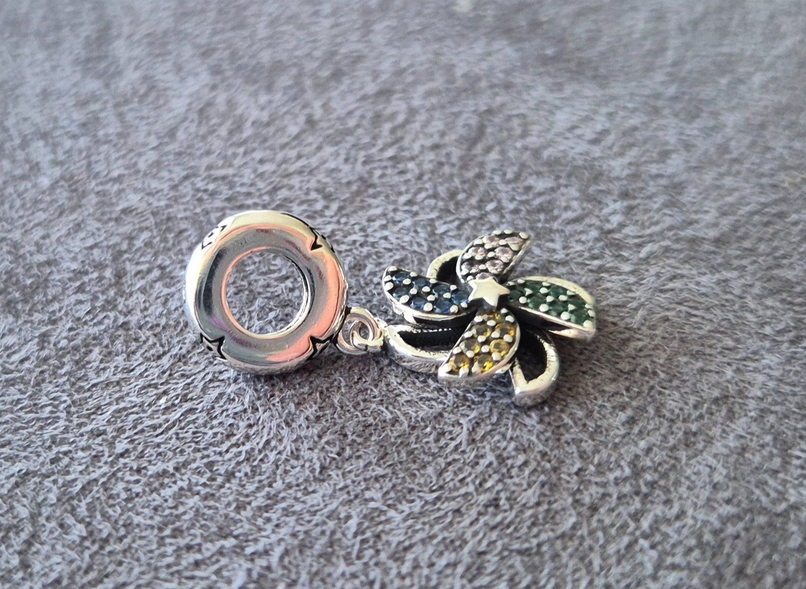Ciondoli: Charm Windrad drehend +Garantie – Nuovo (secondo la descrizione) da Rotkreuz venduto da Carbone_Bijou-Shop 1