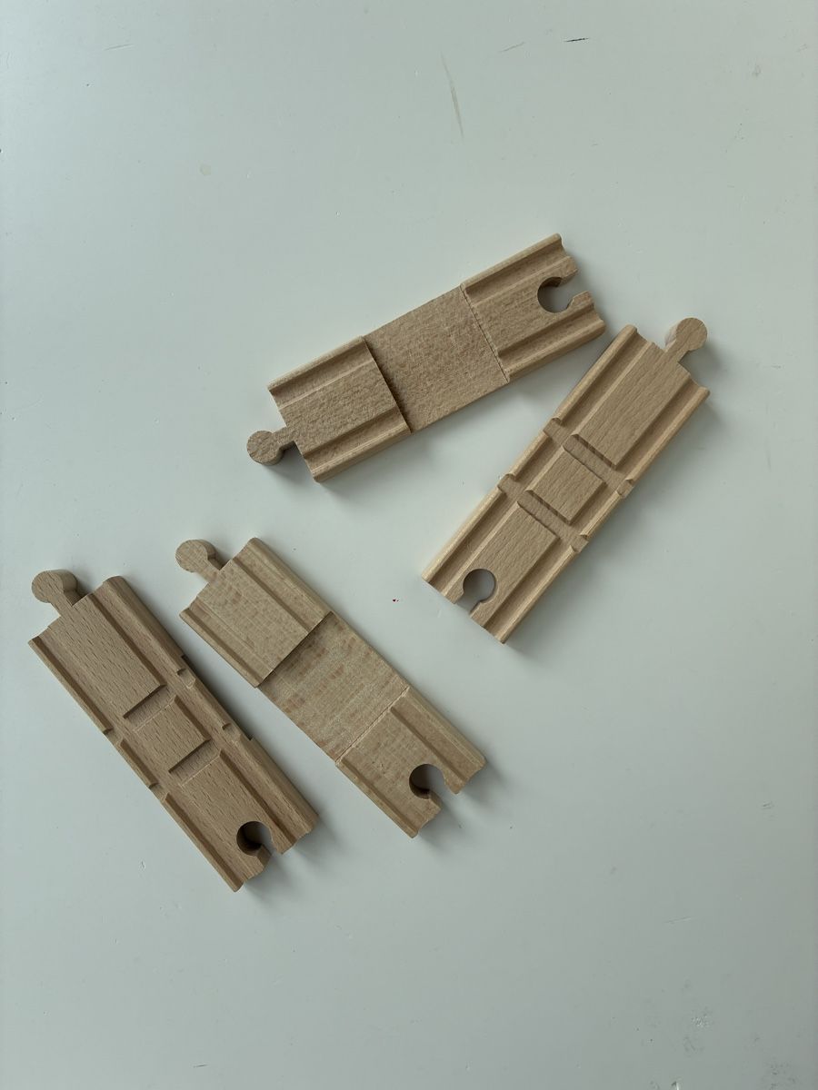 Giocattoli: Track crossings for wooden train track system – Usato da Lucens venduto da metaD 1