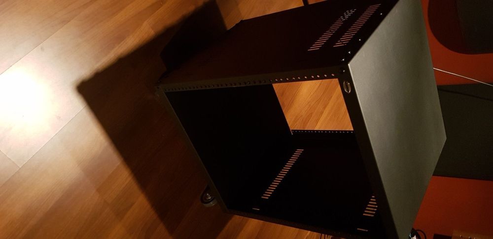 Samson Rack cabinet (Gebraucht) in Luzern für CHF 55 – nur Abholung auf ...