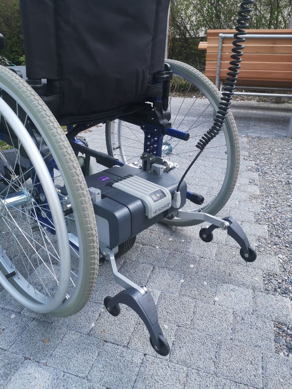 Chaises roulantes: Handrollstuhl mit Schiebehilfe – D'occasion à Zürich par tze_28df