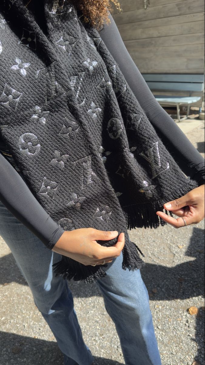 Foulard & Sciarpe: Louis Vuitton Orginal 100% – Nuovo (secondo la descrizione) da Münchenbuchsee venduto da TemiAp