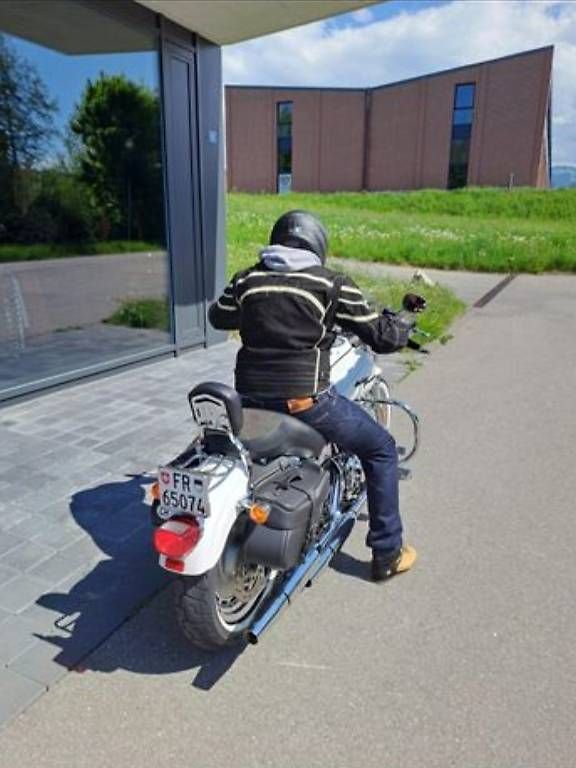 Chopper: Moto Harley-Davidson Dyna Super Glide Custom – Gebraucht aus Les Paccots von deepwoods 1