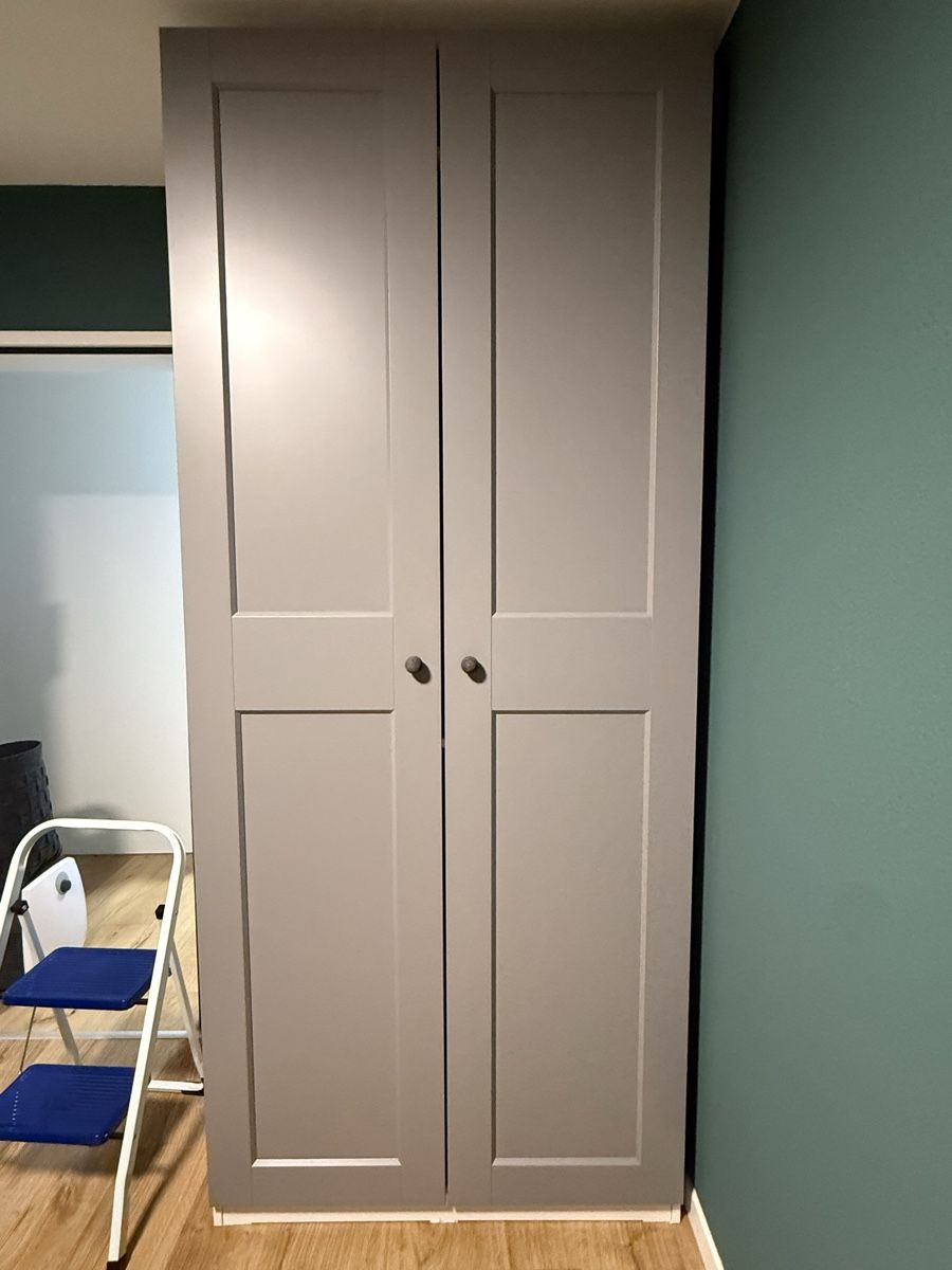 Ikea Porte: IKEA Grimo wardrobe doors 2 pcs grey, great condition – Usato da Zollikerberg venduto da Pandasha