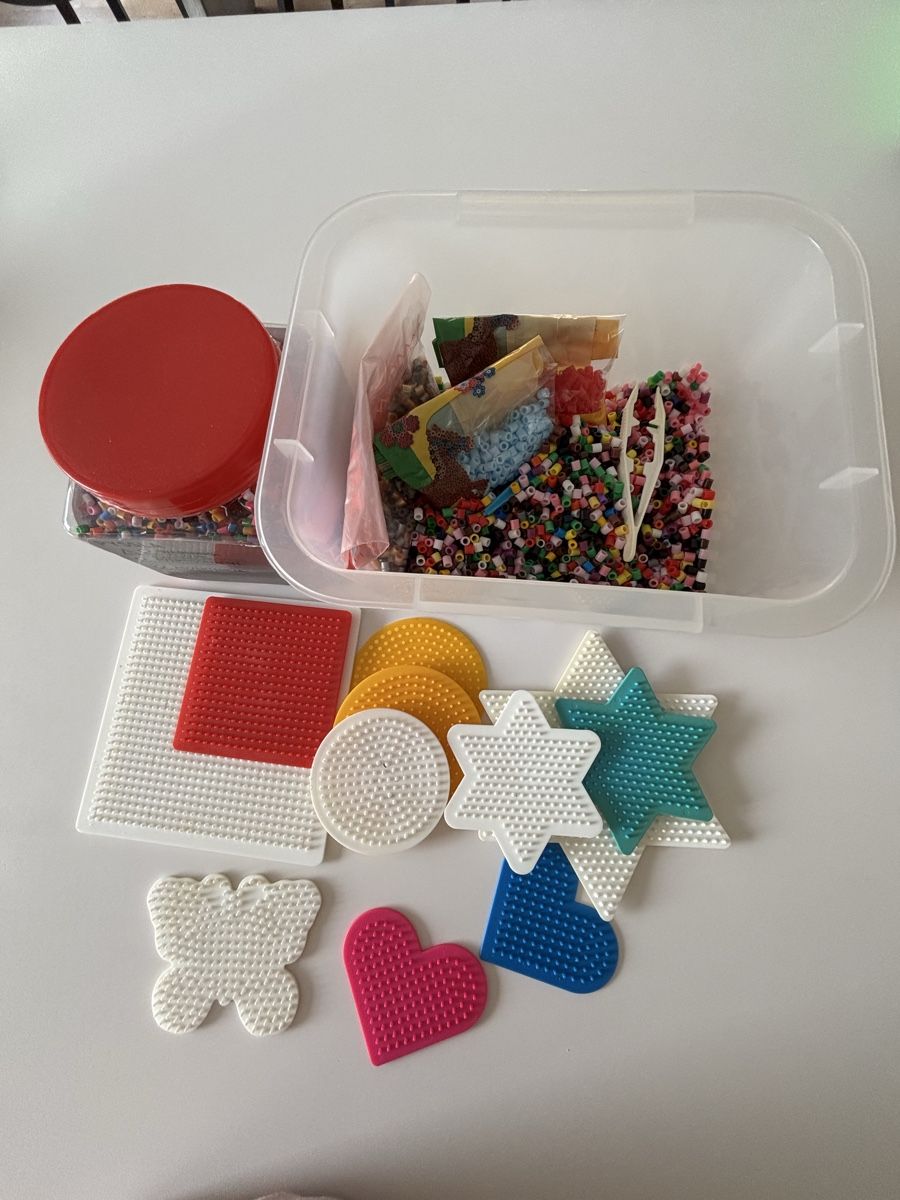 Kit bricolage: Kleine Bügelperlen mit Steckplatten – Usato da Rain venduto da Denbie