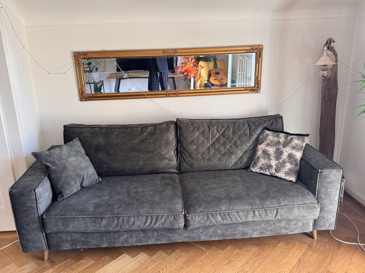 Sofas: Canapé vert sapin  – D'occasion à Lausanne par luc_c7kz 1