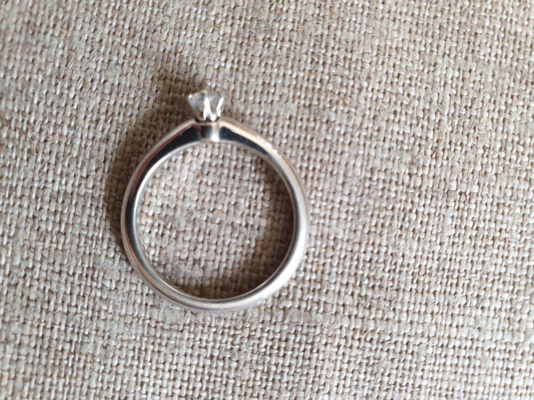 Tiffany & Co. Anelli: Tiffany & Co. Solitärring mit 0.19Ct Diamanten – Usato da Bottmingen venduto da sandy_2 5