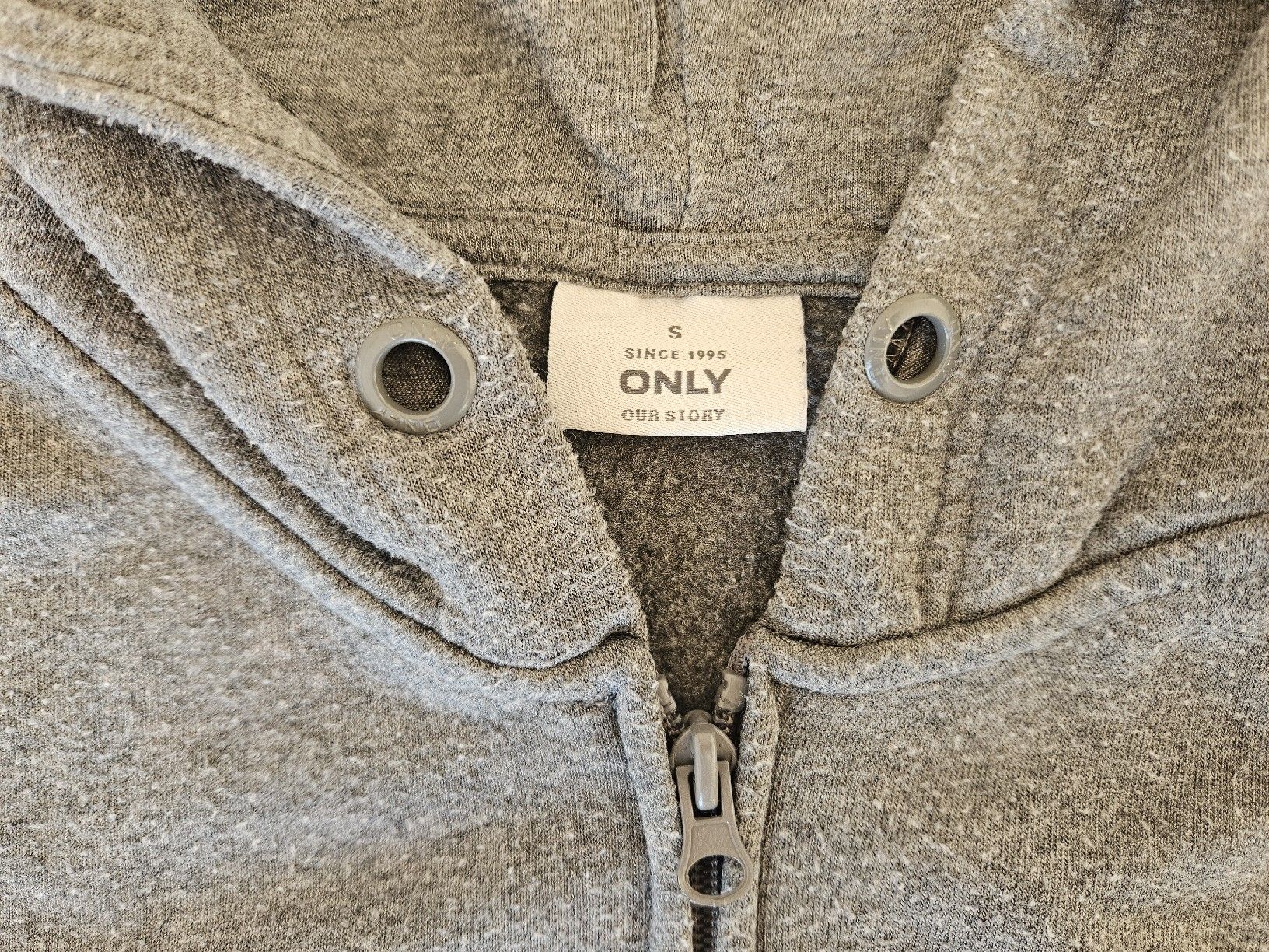 Only Maglioni & Felpe: Sweatjacke grau, Grösse S, Top Zustand! – Usato da Abtwil AG venduto da Ayline.a8 1