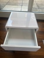Une table de chevet 40/35/40