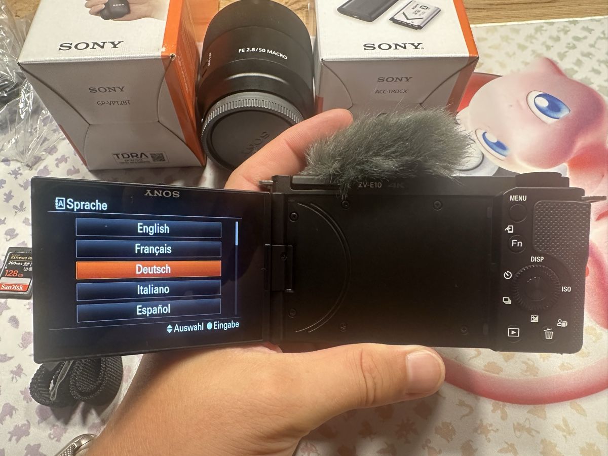 Sony Kamera: Sony ZV-E10 Vlogging Kamera inkl. Objektiv FE 2.8/50 Macro – Gebraucht aus Recherswil von Nitschy 1