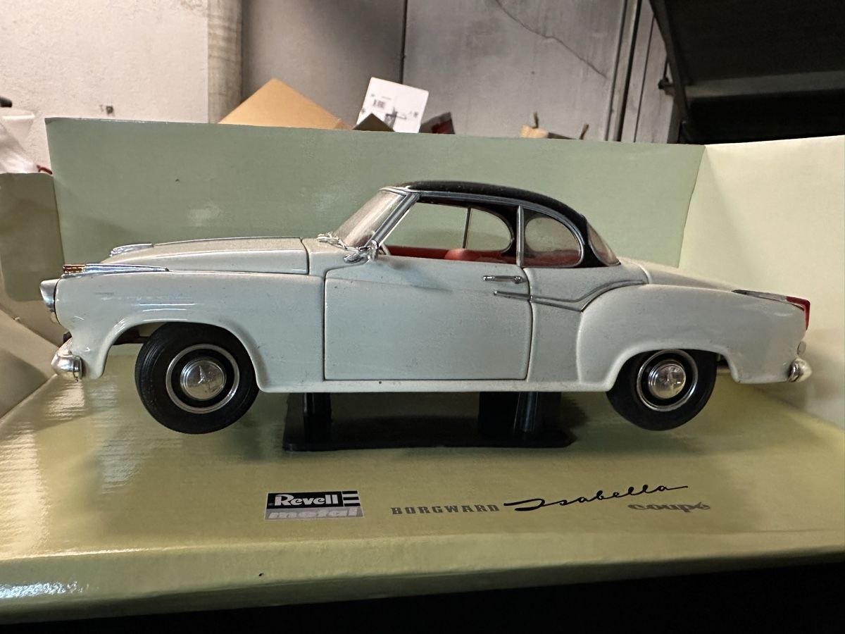 Modellini d'auto: Borgward isabella coupe Oldtimer classic revell – Nuovo (secondo la descrizione) da Reinach AG venduto da rares75 2