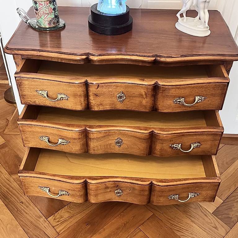 Kommoden: Petite commode bombée / Chiffonnier – Gebraucht aus Lausanne von Vibewave 2