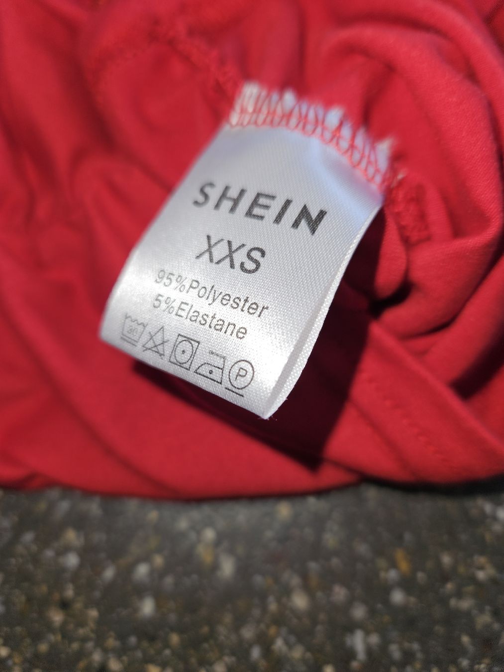 Shein Top: Rotes Neckholder Top, Grösse XXS – Usato da Anwil venduto da tamoos 4