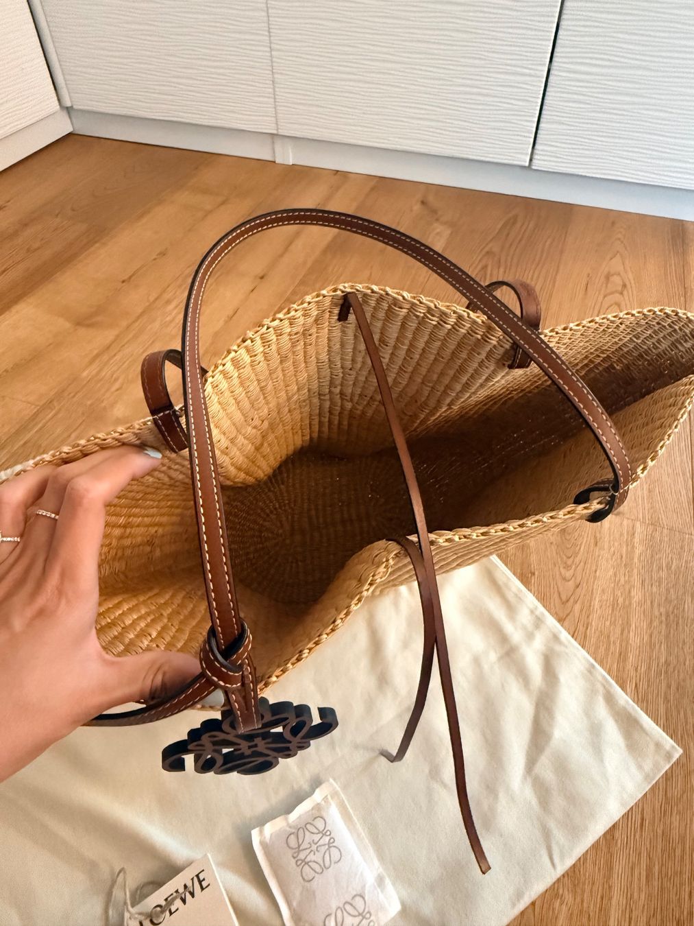 Loewe Taschen für Damen: 100% ORIGINAL LOEWE SHELL BASKET BAG LARGE MIT RG – Gebraucht aus Küssnacht am Rigi von Grittibaenz 5