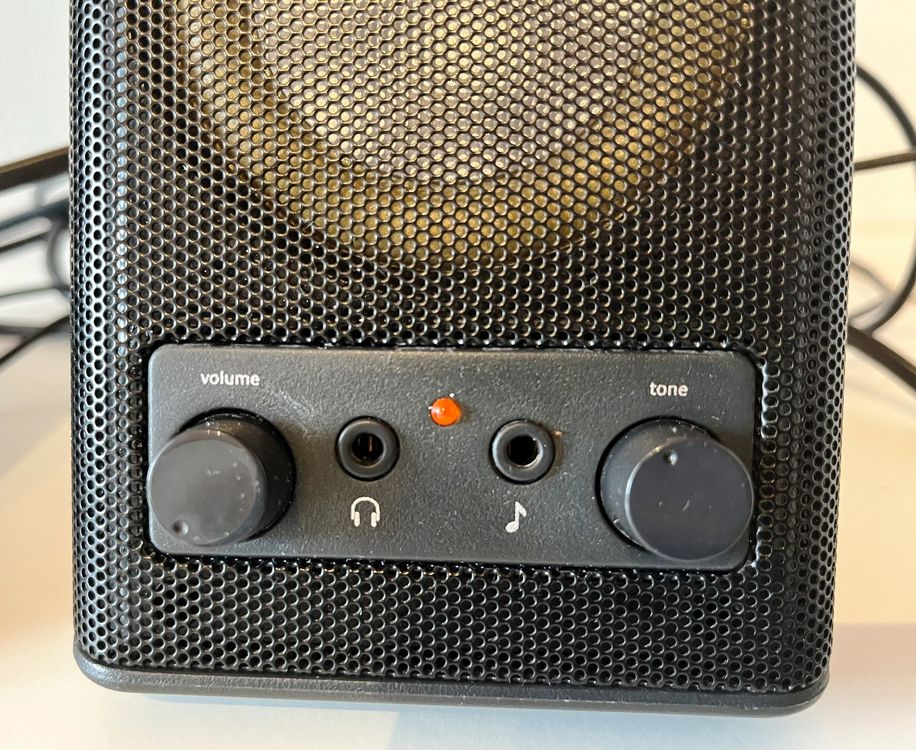 Enceintes PC Logitech S-0264B 2.0, 5W RMS, Jack 3.5mm, Filaires, Noires (d'occasion)