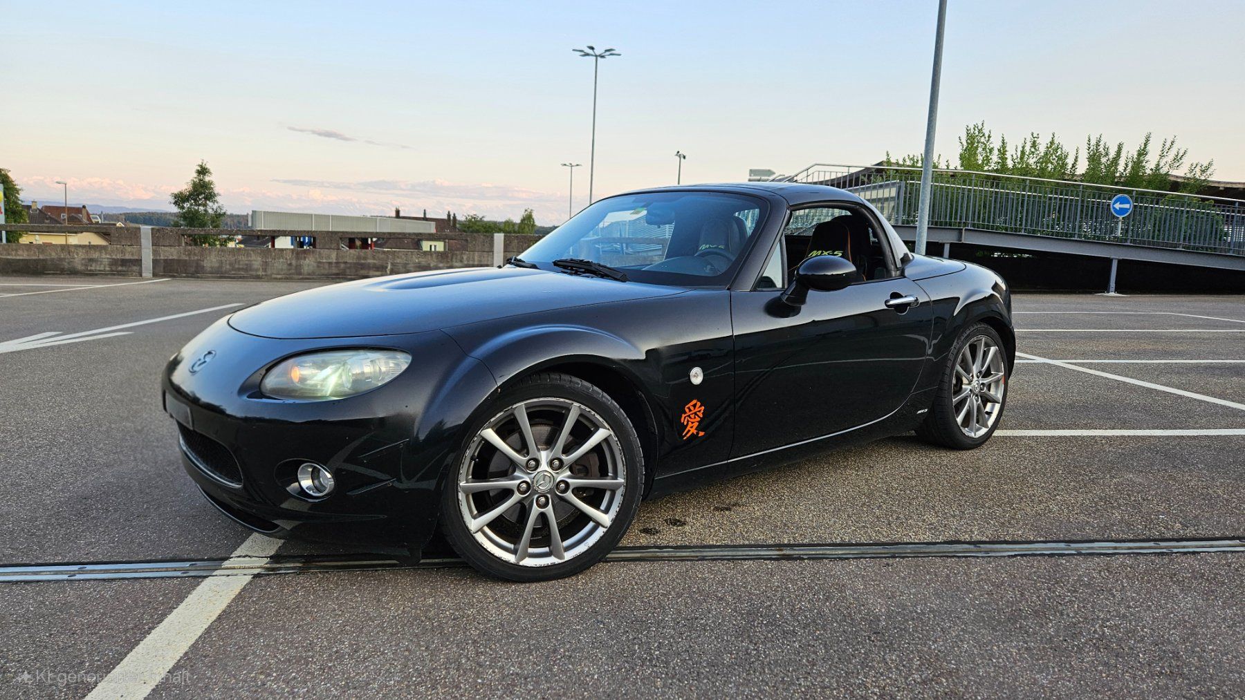 Mazda Autos: Mazda MX-5 mit elektrischem Hard-Top – Gebraucht aus Langendorf von Apricot1