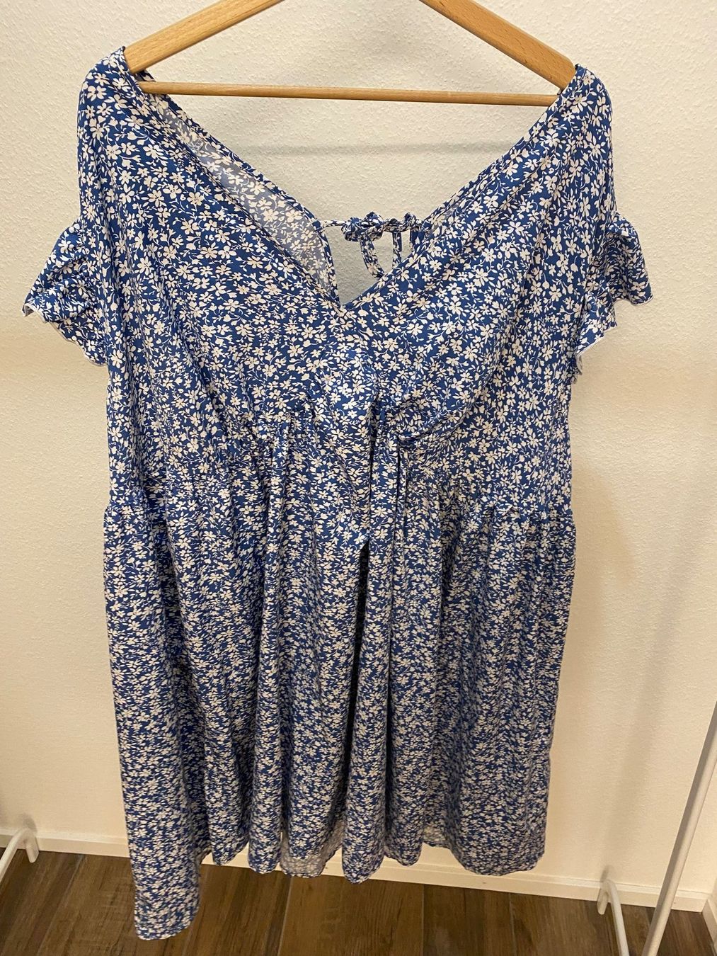 Shein Kleider: Blumenkleid blau / weiss Gr. 54 / 56 – Gebraucht aus Pratteln von a23_j2gs 3