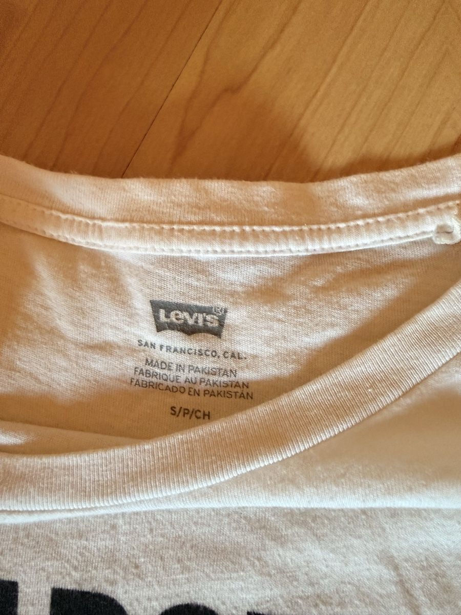 Levi's T-shirt: 3 Tshirts Levis & Vans taille S – Usato da Chippis venduto da Nounourslola 3