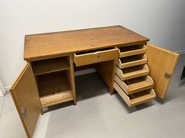 Lehrpersonenpult /Tisch/Pult/Büro