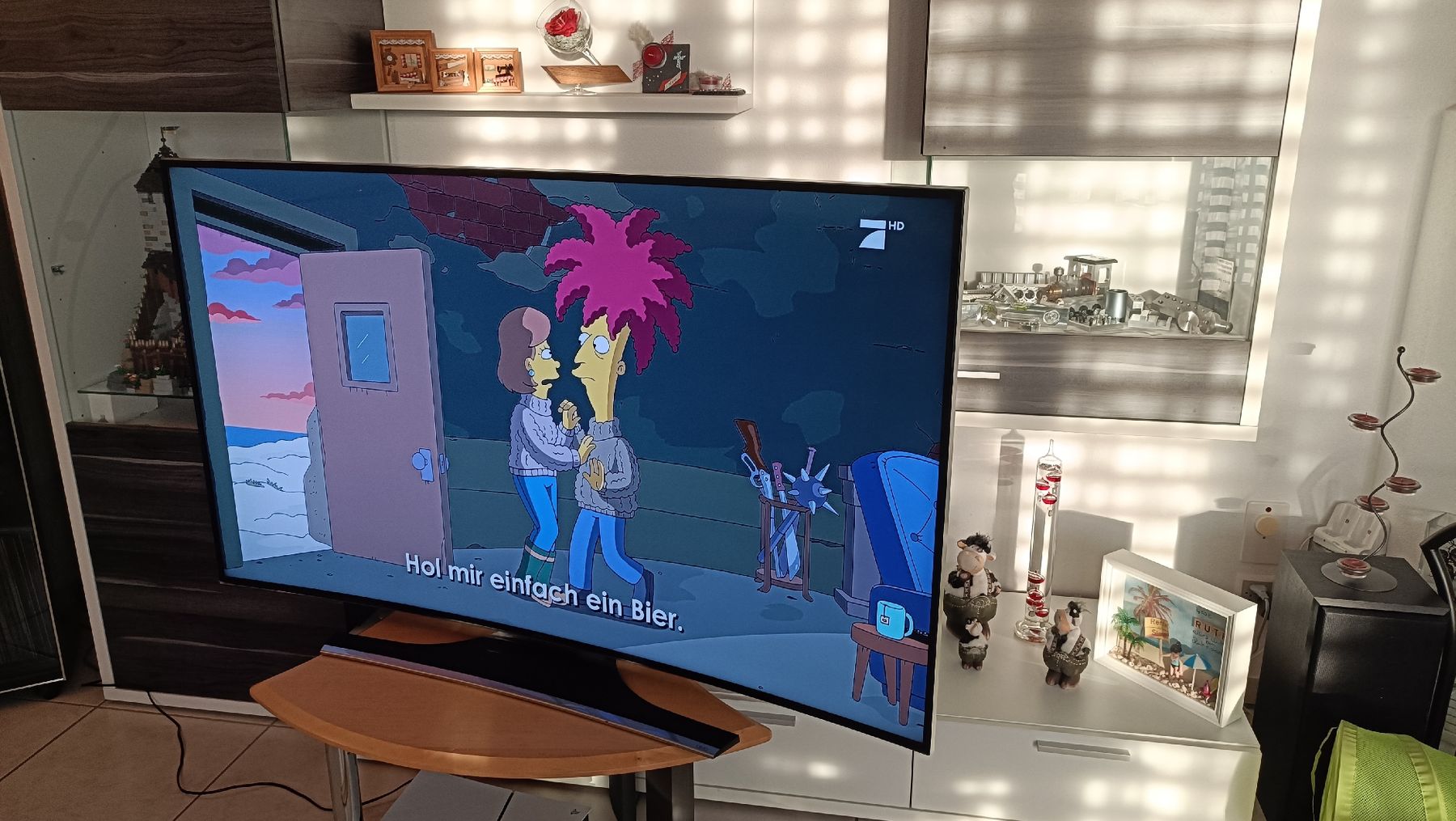Samsung Televisori: Samsung 65" Curved 4K Smart-TV – Usato da Möriken AG venduto da koe_9m7l 3